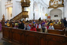 Aussendung der Sternsinger im Hohen Dom zu Fulda (Foto: Karl-Franz Thiede)